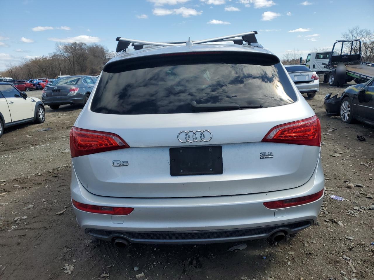 2011 AUDI Q5 PREMIUM - Image 6