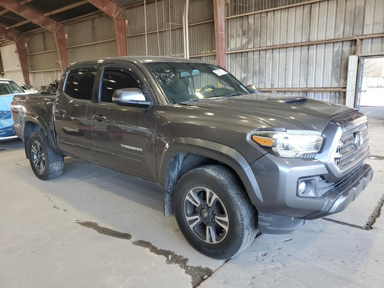 2017 TOYOTA TACOMA DOU - Фото 4