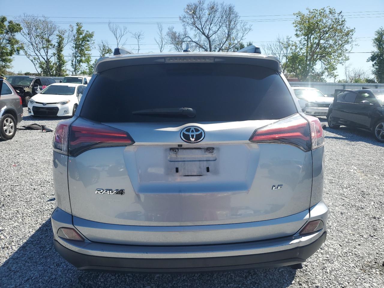2018 TOYOTA RAV4 LE - Фото 6