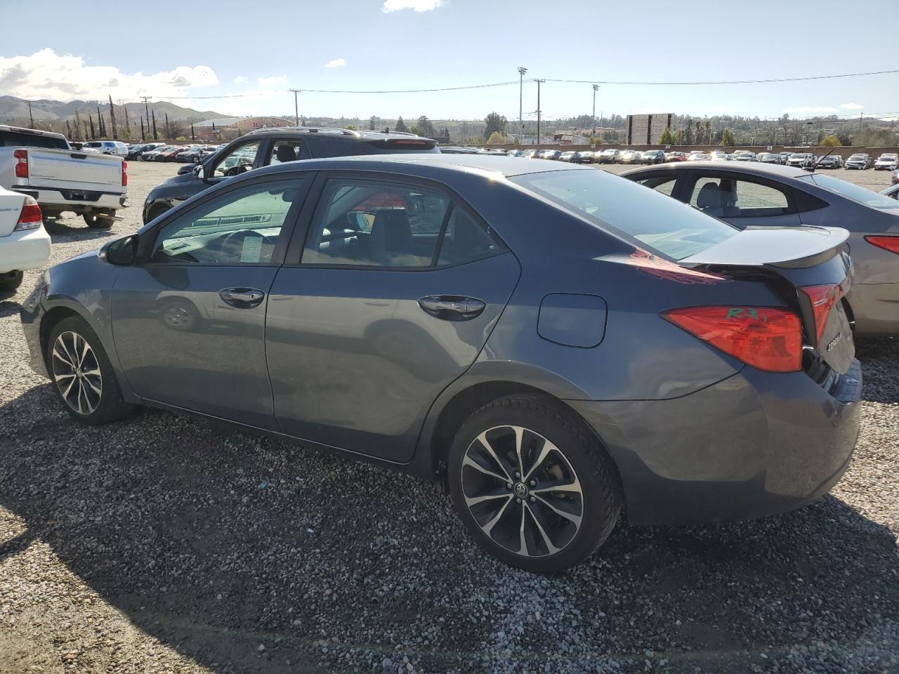 2019 TOYOTA COROLLA L - Фото 2