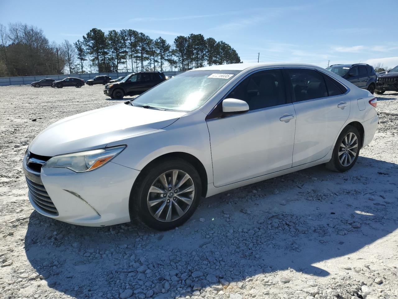2015 TOYOTA CAMRY LE
