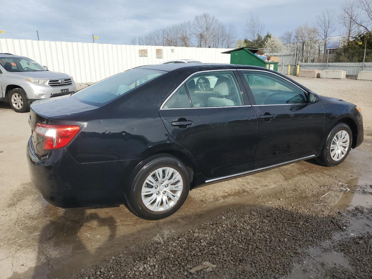 2012 TOYOTA CAMRY LE A - Фото 3