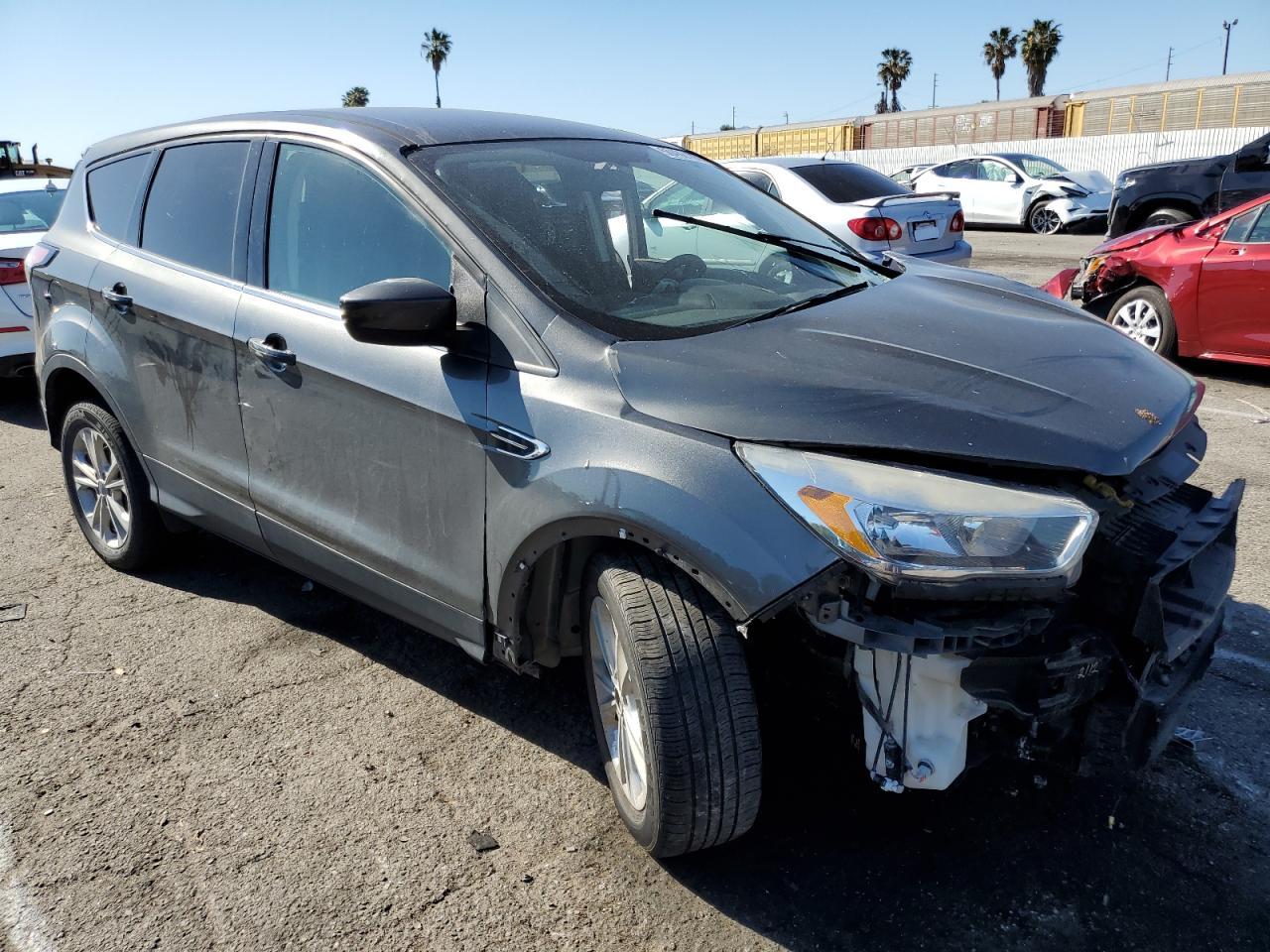 2017 FORD ESCAPE SE - Фото 4