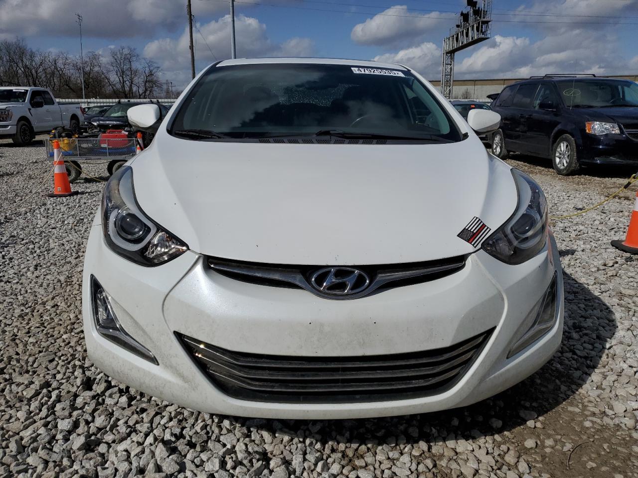 2015 HYUNDAI ELANTRA SE - Image 5