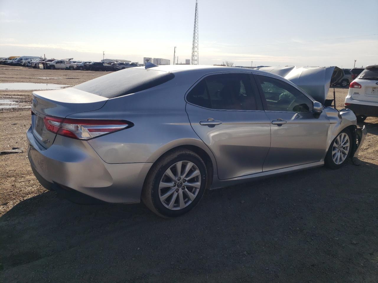 2019 TOYOTA CAMRY L - Фото 3