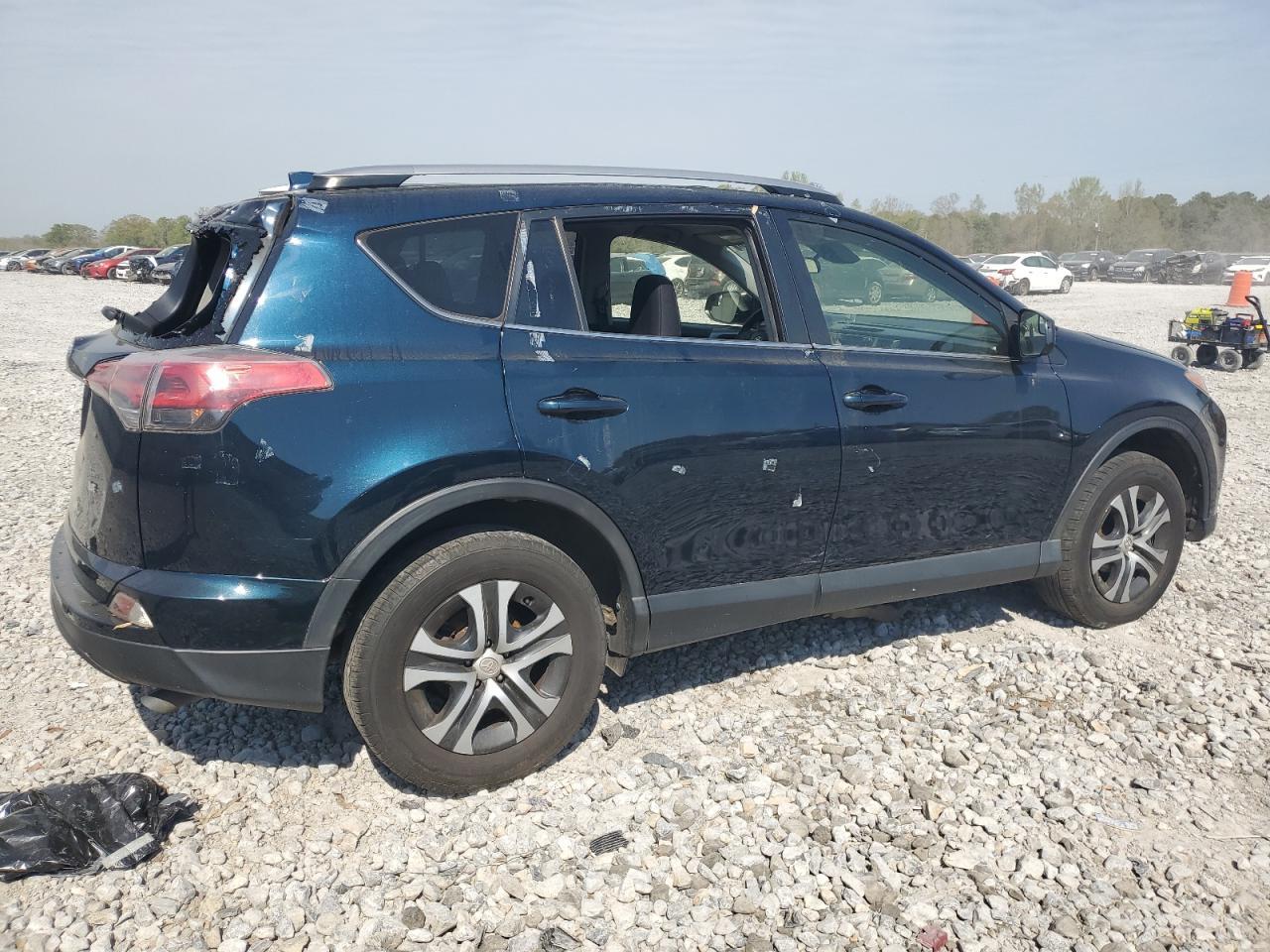 2018 TOYOTA RAV4 LE - Image 3