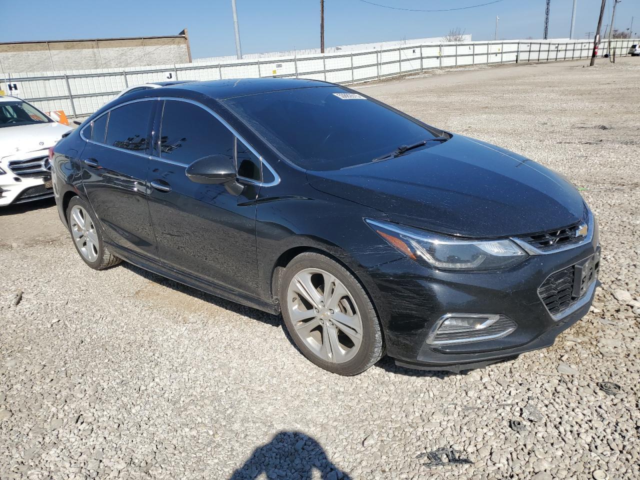 2017 CHEVROLET CRUZE PREM - Image 4