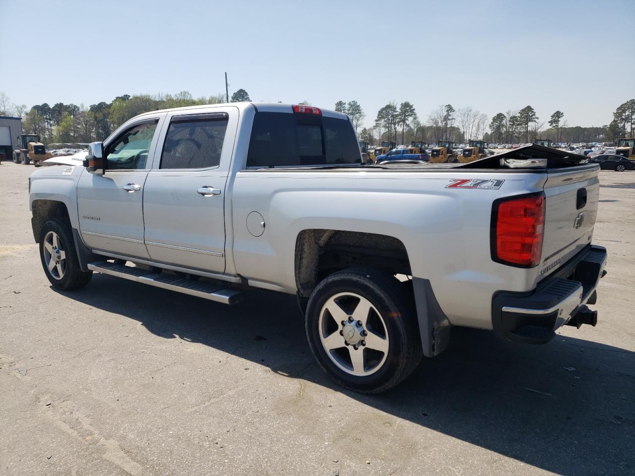 2017 CHEVROLET SILVERADO - Image 2