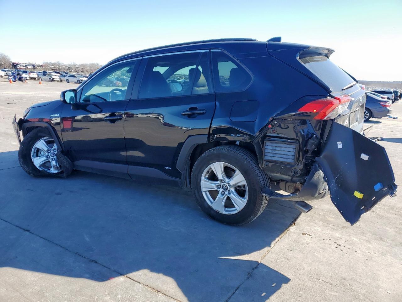 2020 TOYOTA RAV4 XLE - Фото 2