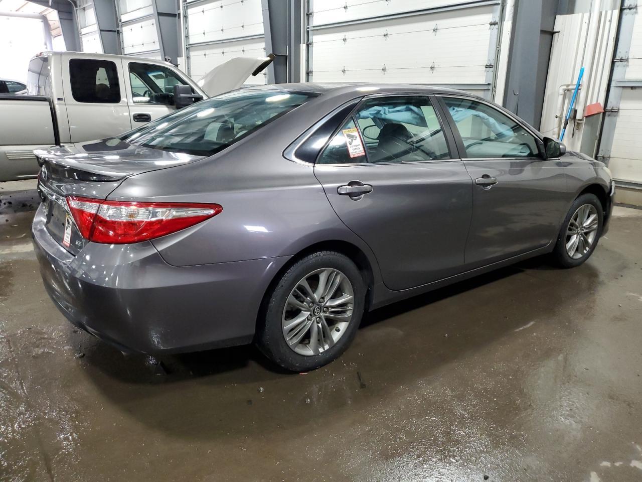 2016 TOYOTA CAMRY LE - Фото 3