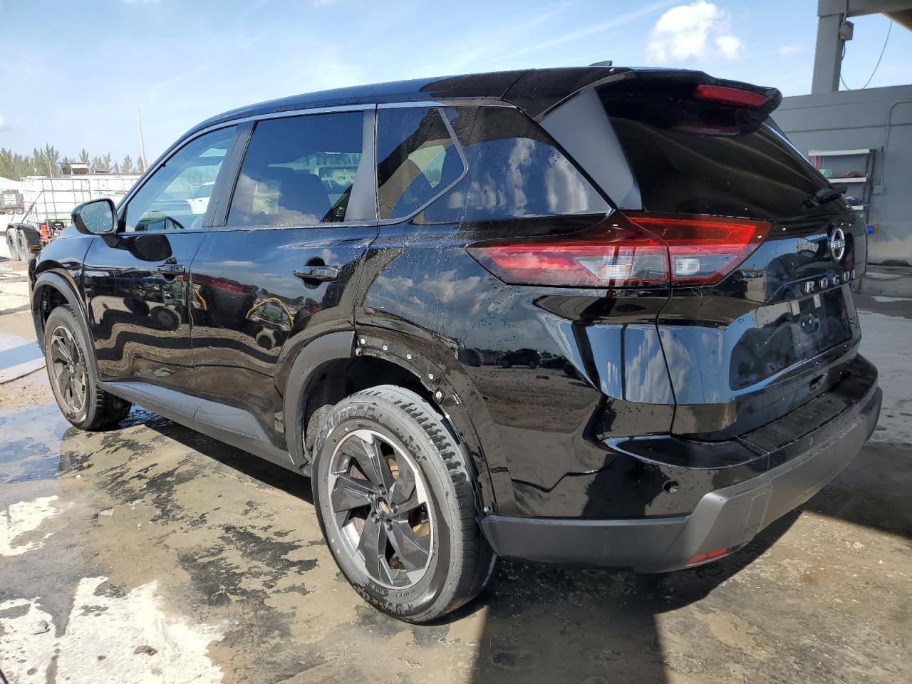 2024 NISSAN ROGUE SV - Image 2