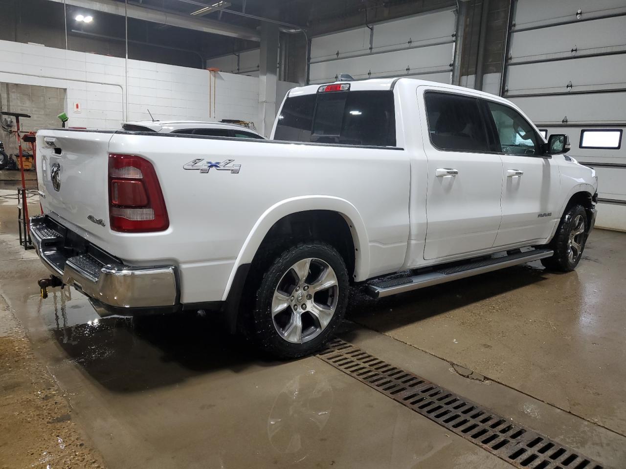 2019 RAM 1500 LARAM - Фото 3