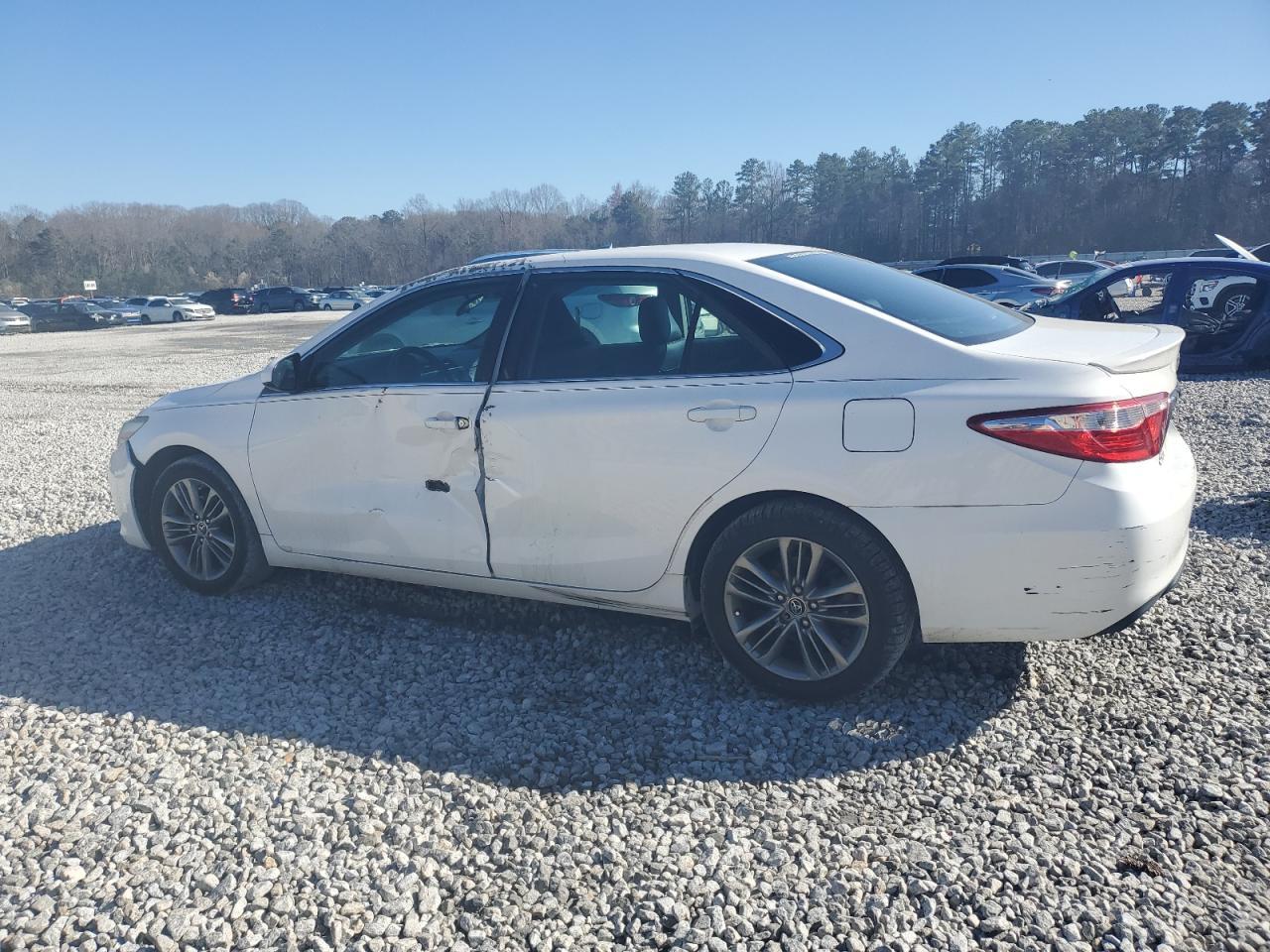 2015 TOYOTA CAMRY LE - Фото 2