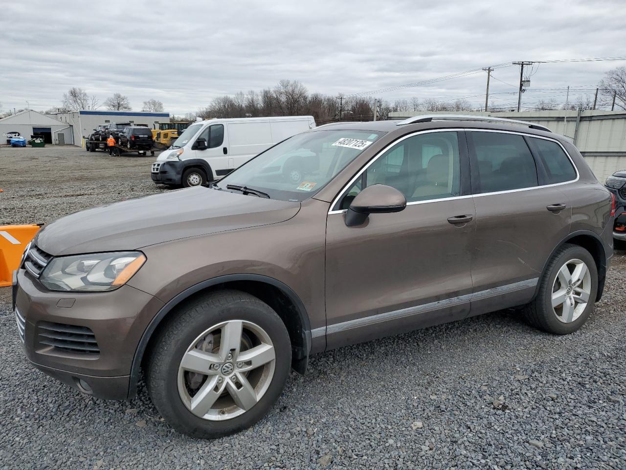 2014 VOLKSWAGEN TOUAREG V6