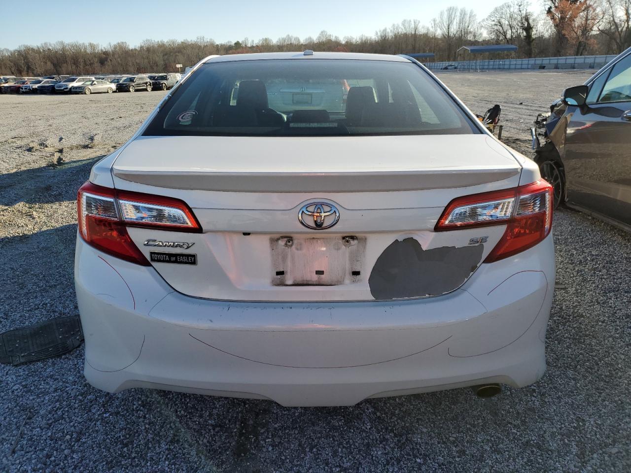 2014 TOYOTA CAMRY L - Image 6