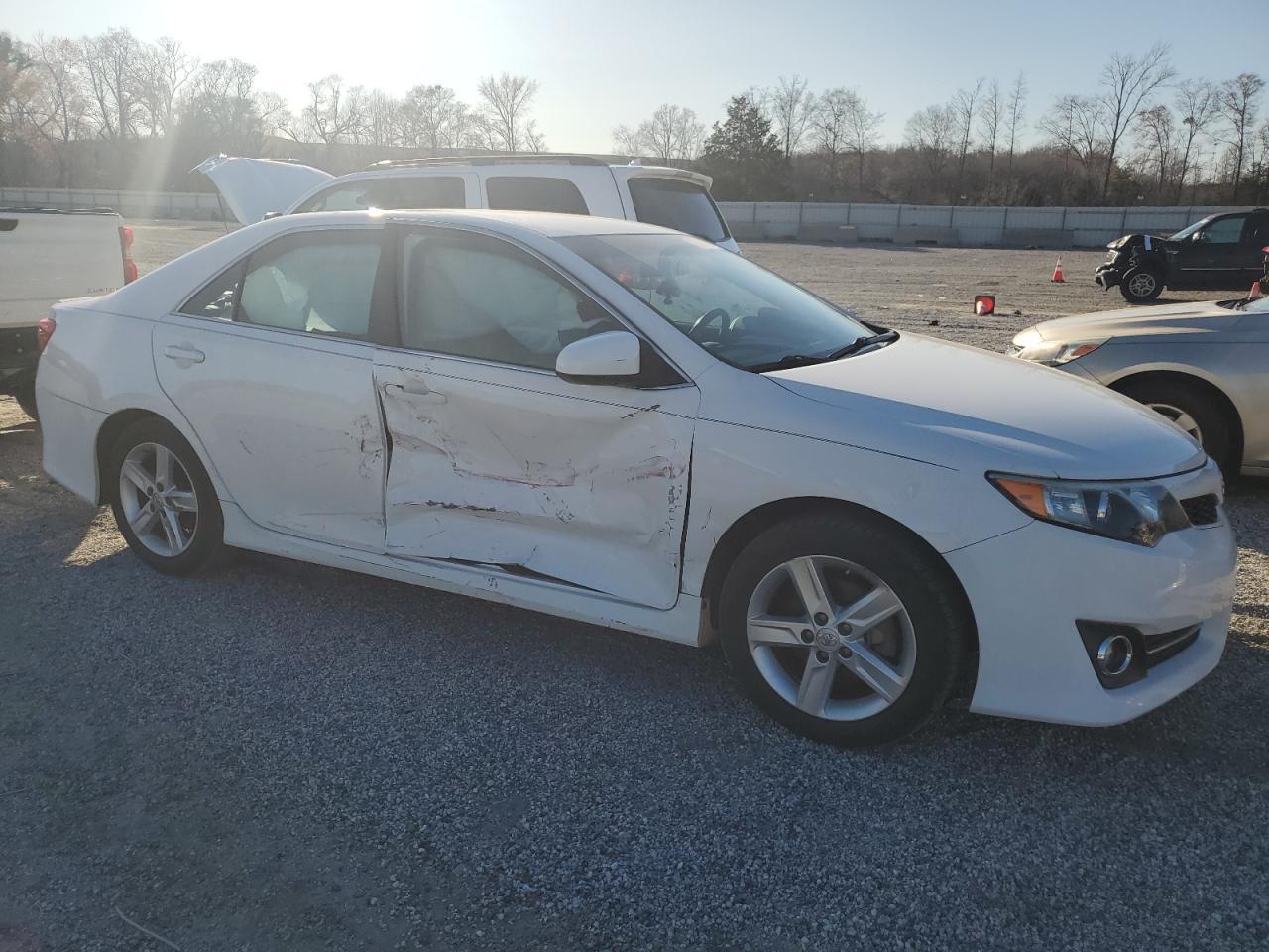 2014 TOYOTA CAMRY L - Image 4