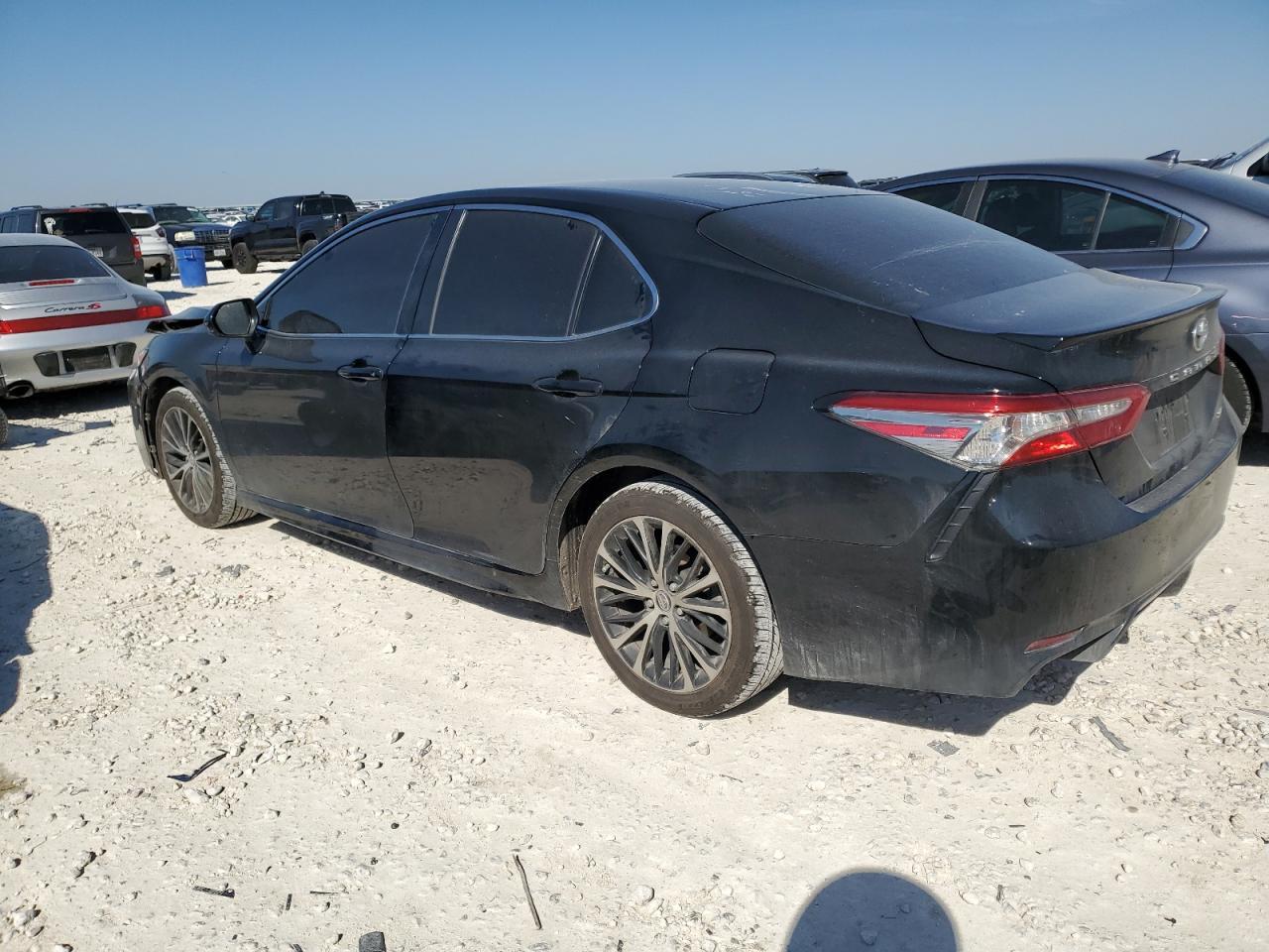 2018 TOYOTA CAMRY L - Фото 2