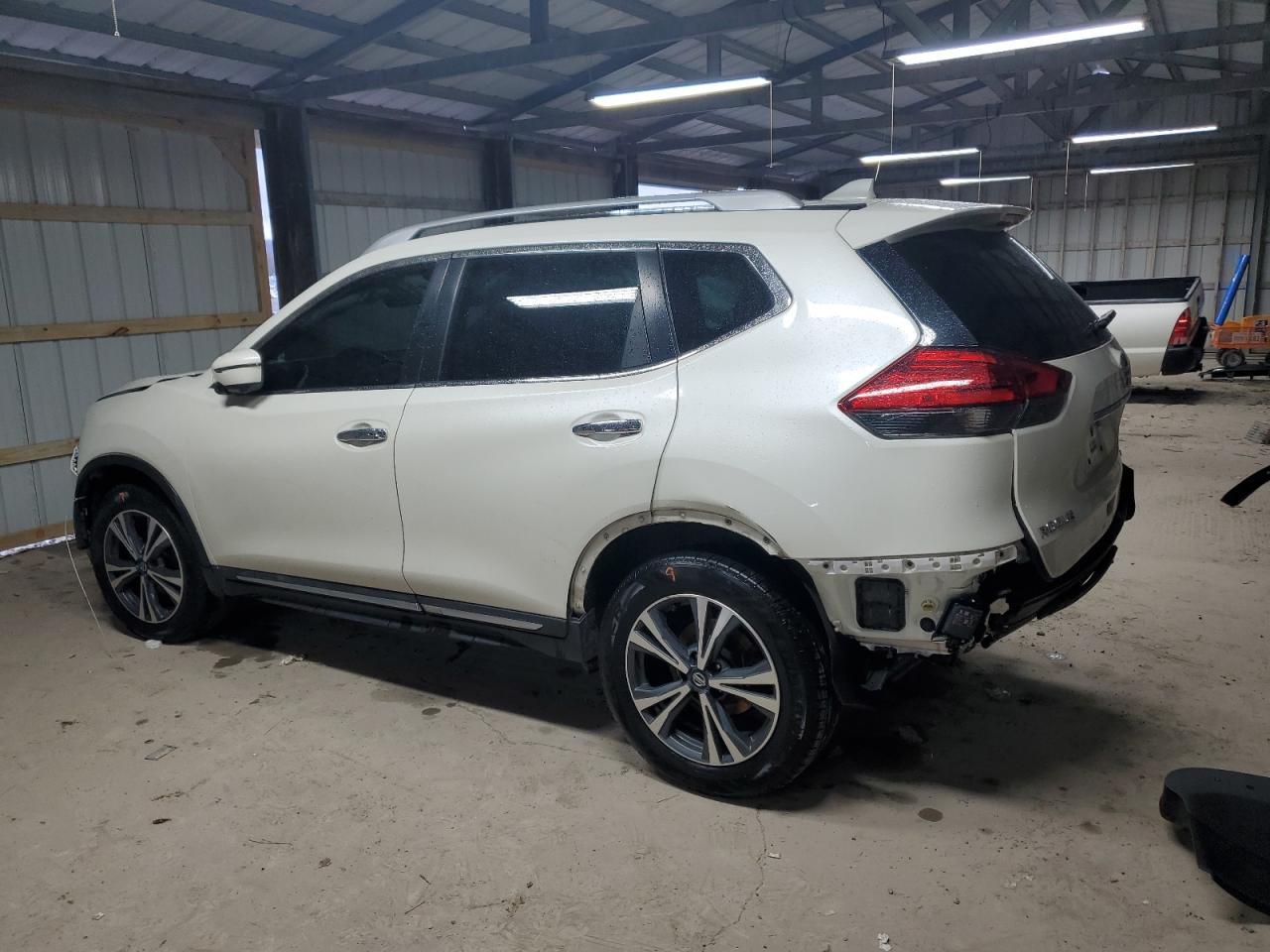 2017 NISSAN ROGUE SV - Image 2