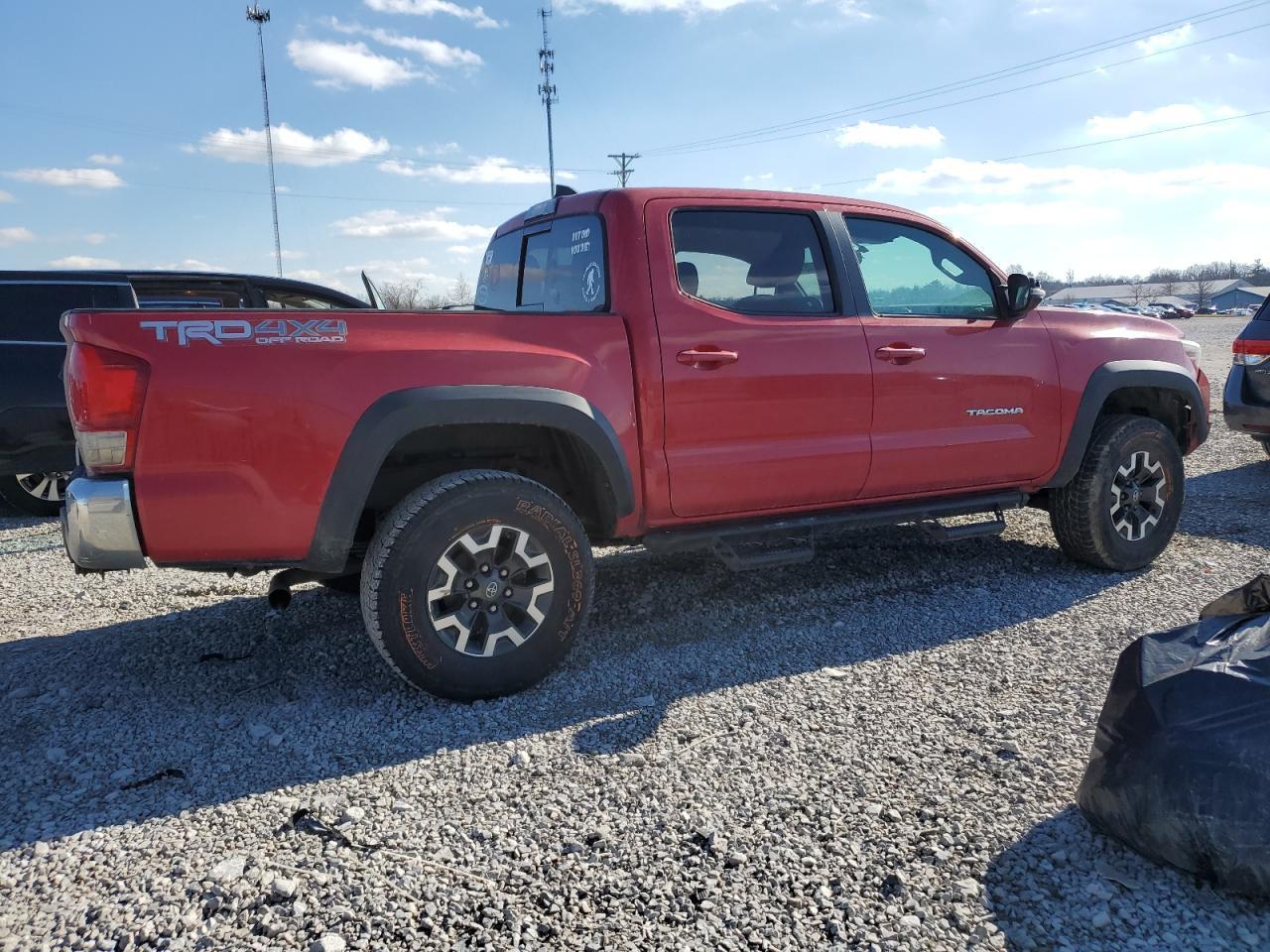 2017 TOYOTA TACOMA DOU - Фото 3
