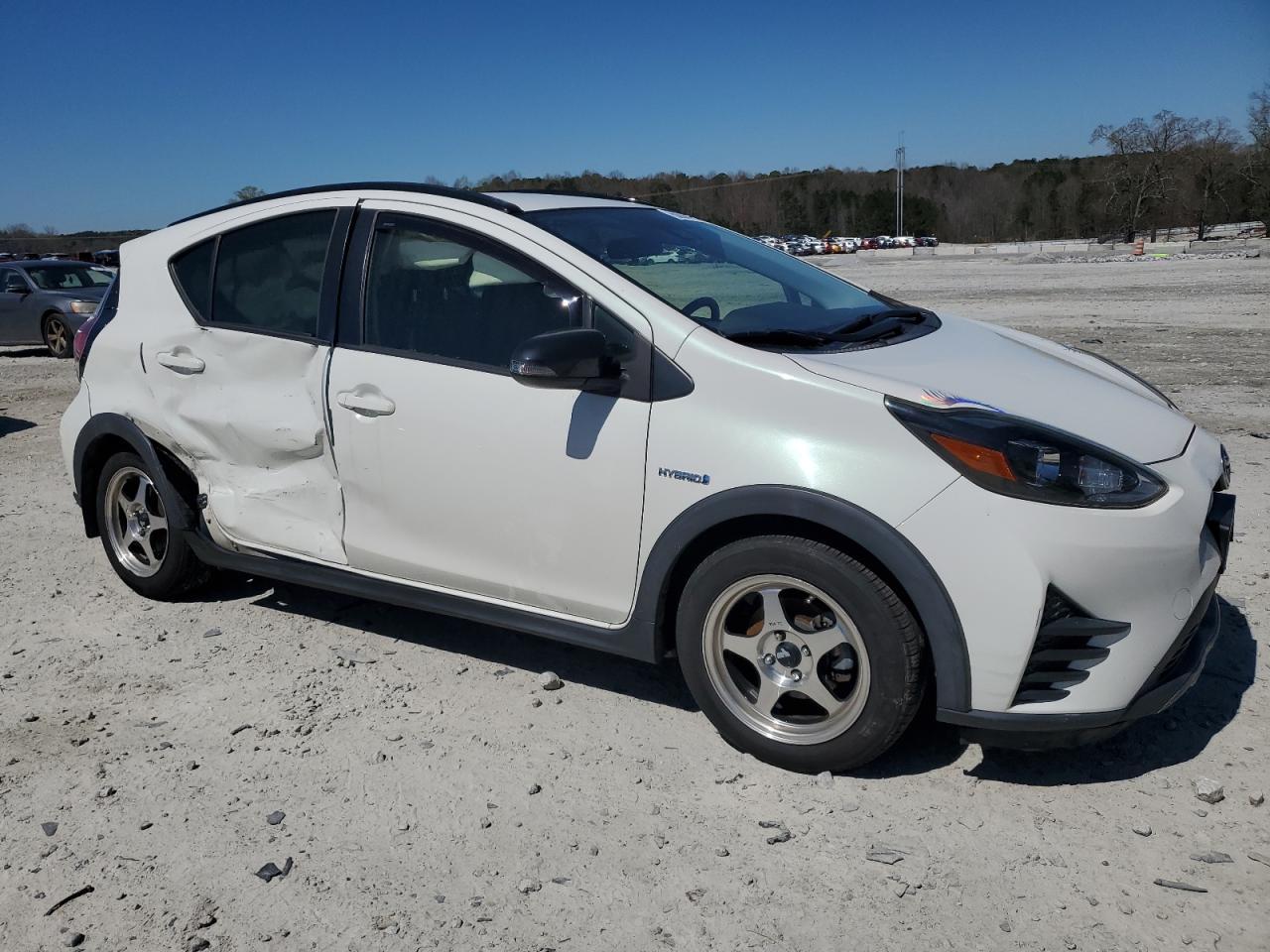 2018 TOYOTA PRIUS C - Image 4
