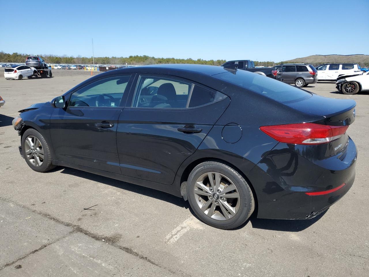 2018 HYUNDAI ELANTRA SE - Фото 2