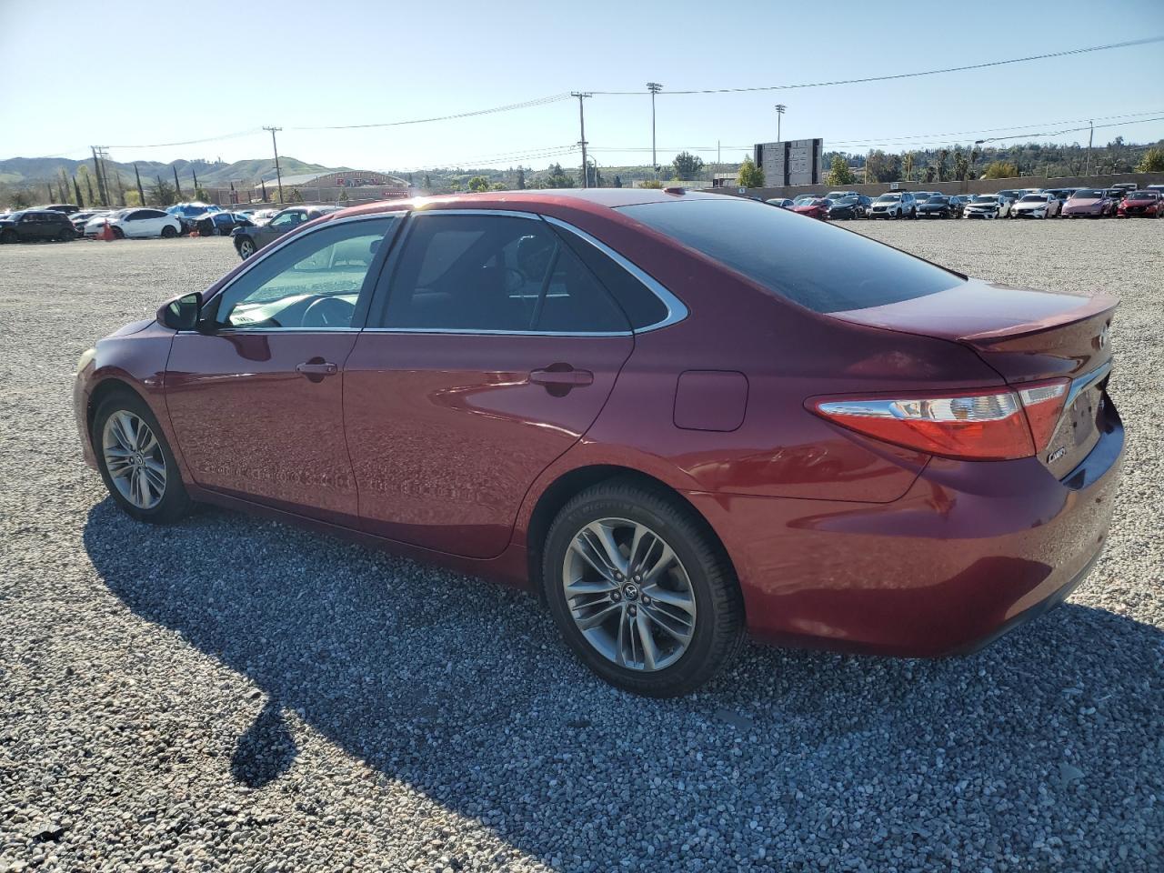 2016 TOYOTA CAMRY LE - Фото 2