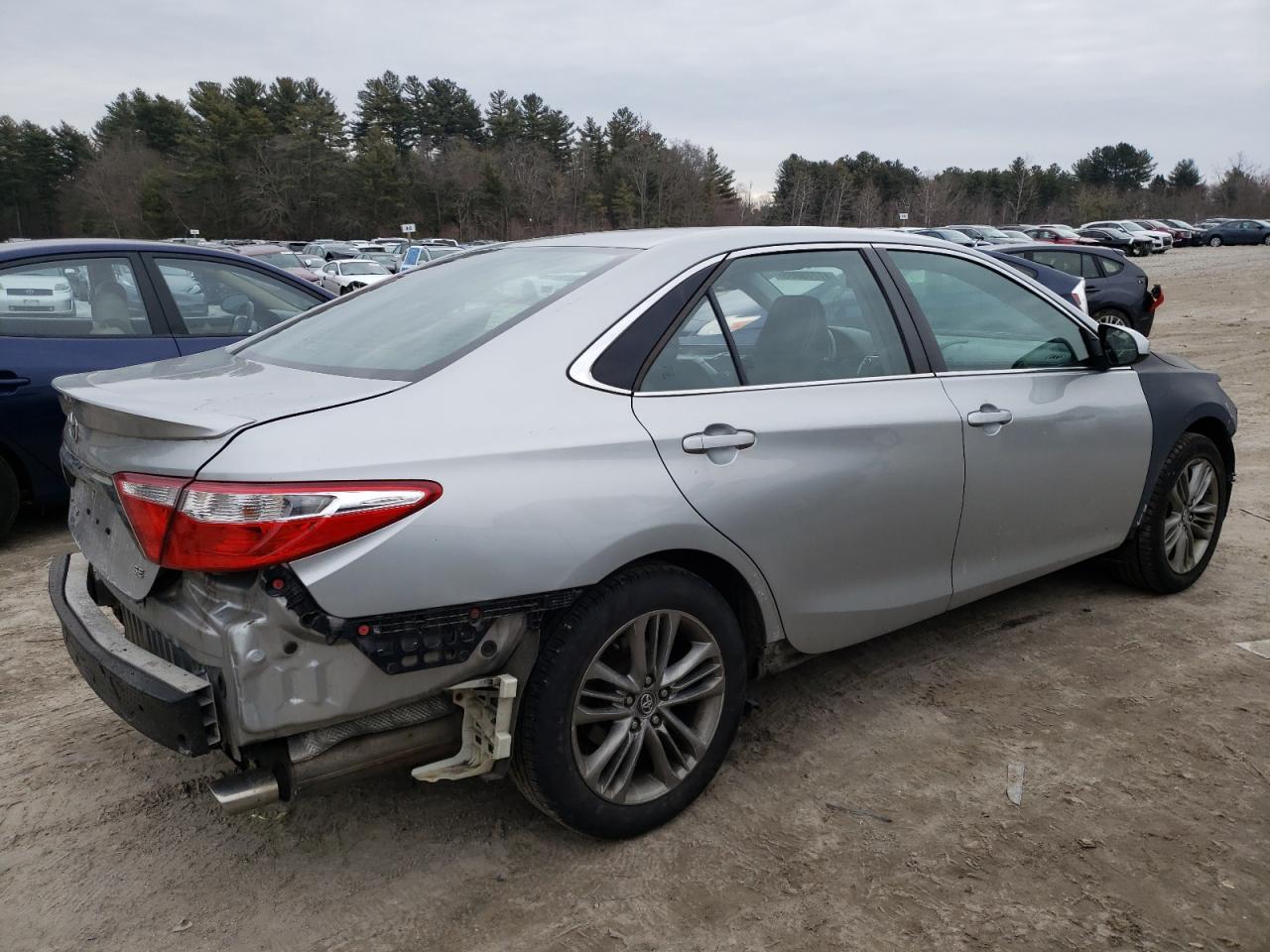 2016 TOYOTA CAMRY LE - Фото 3