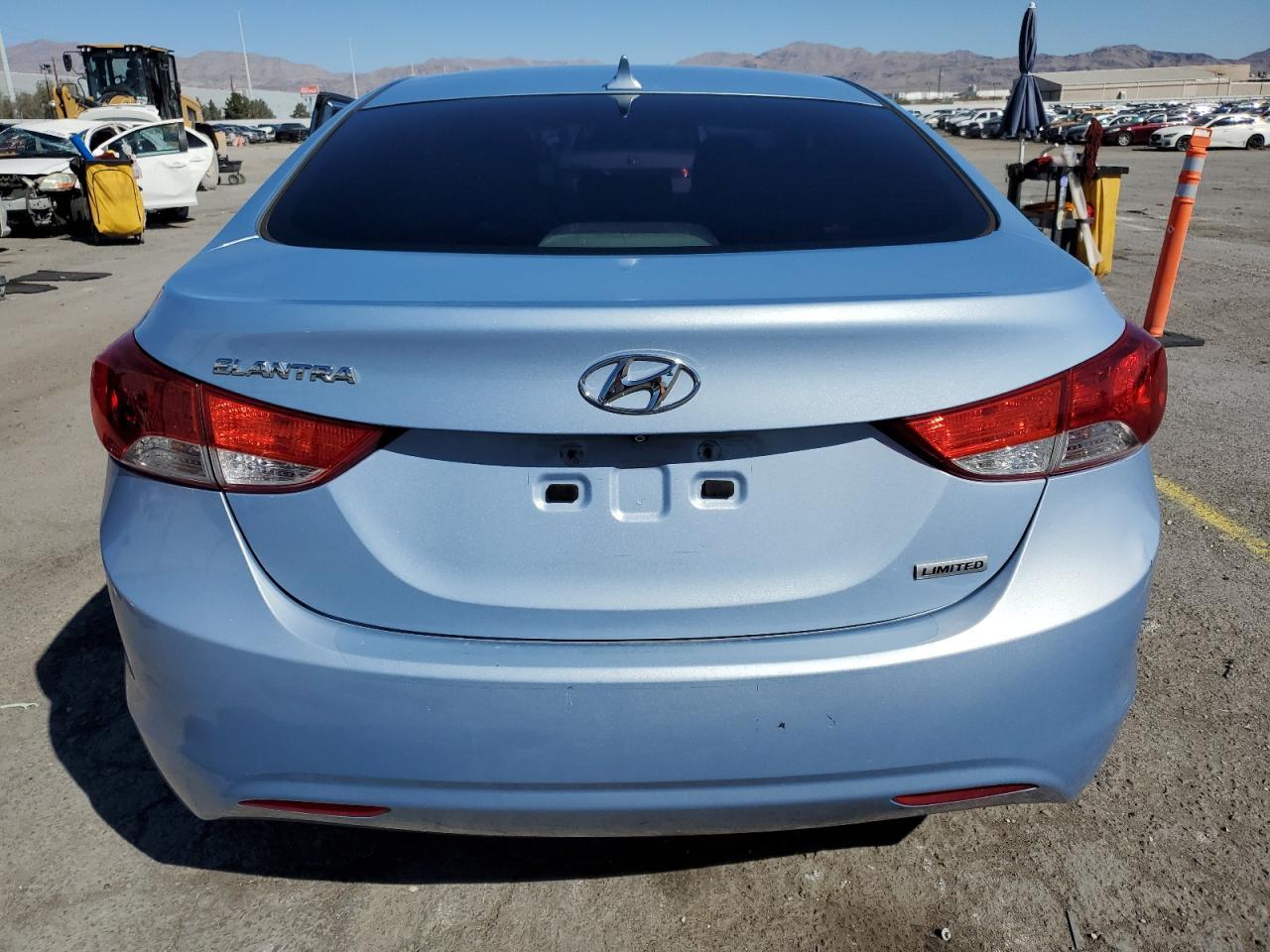 2013 HYUNDAI ELANTRA GL - Image 6