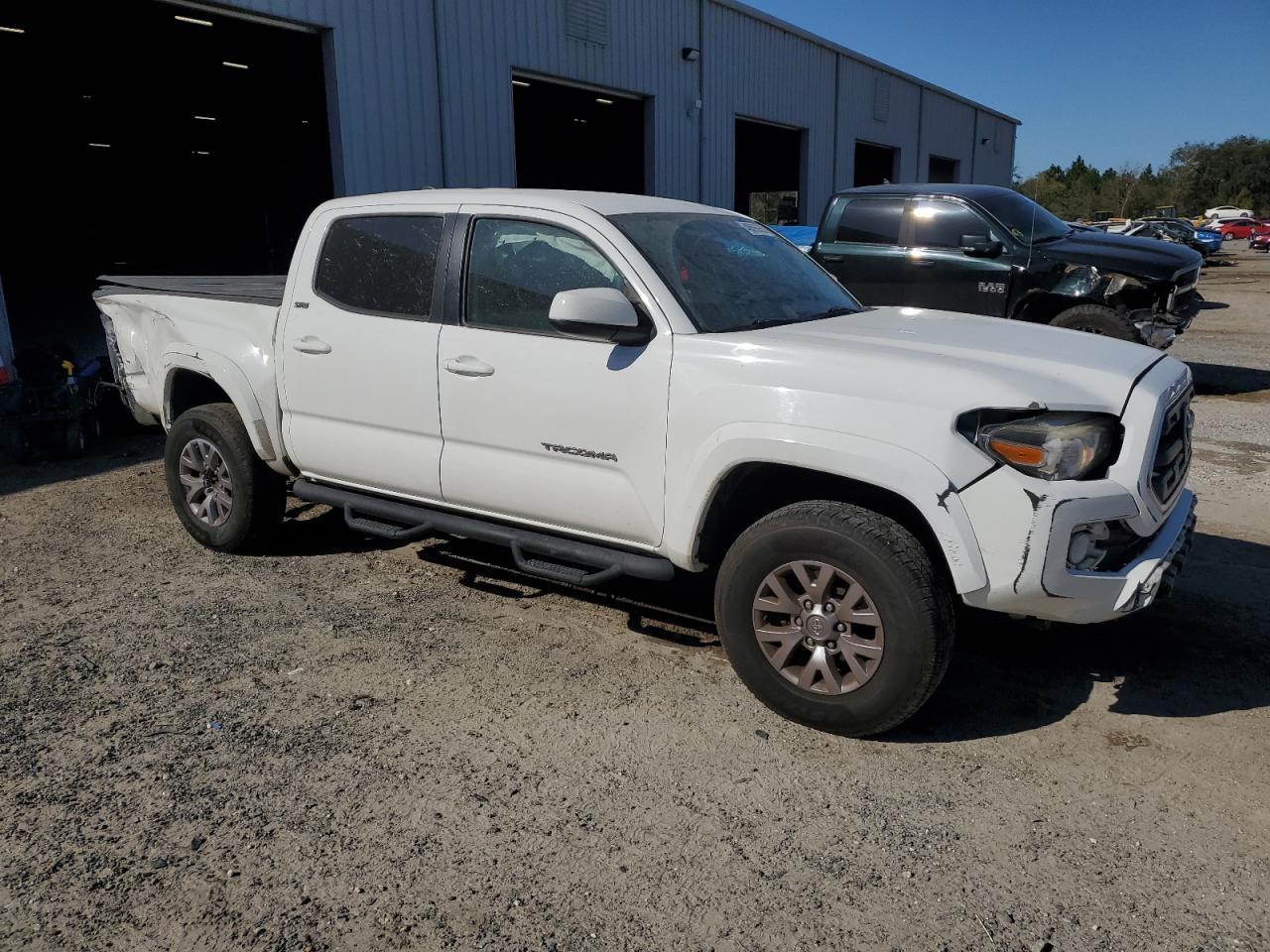 2017 TOYOTA TACOMA DOU - Фото 4