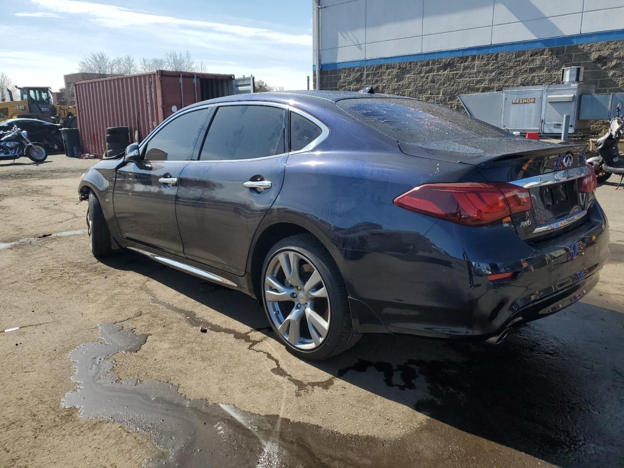 2017 INFINITI Q70L 5.6 - Image 2