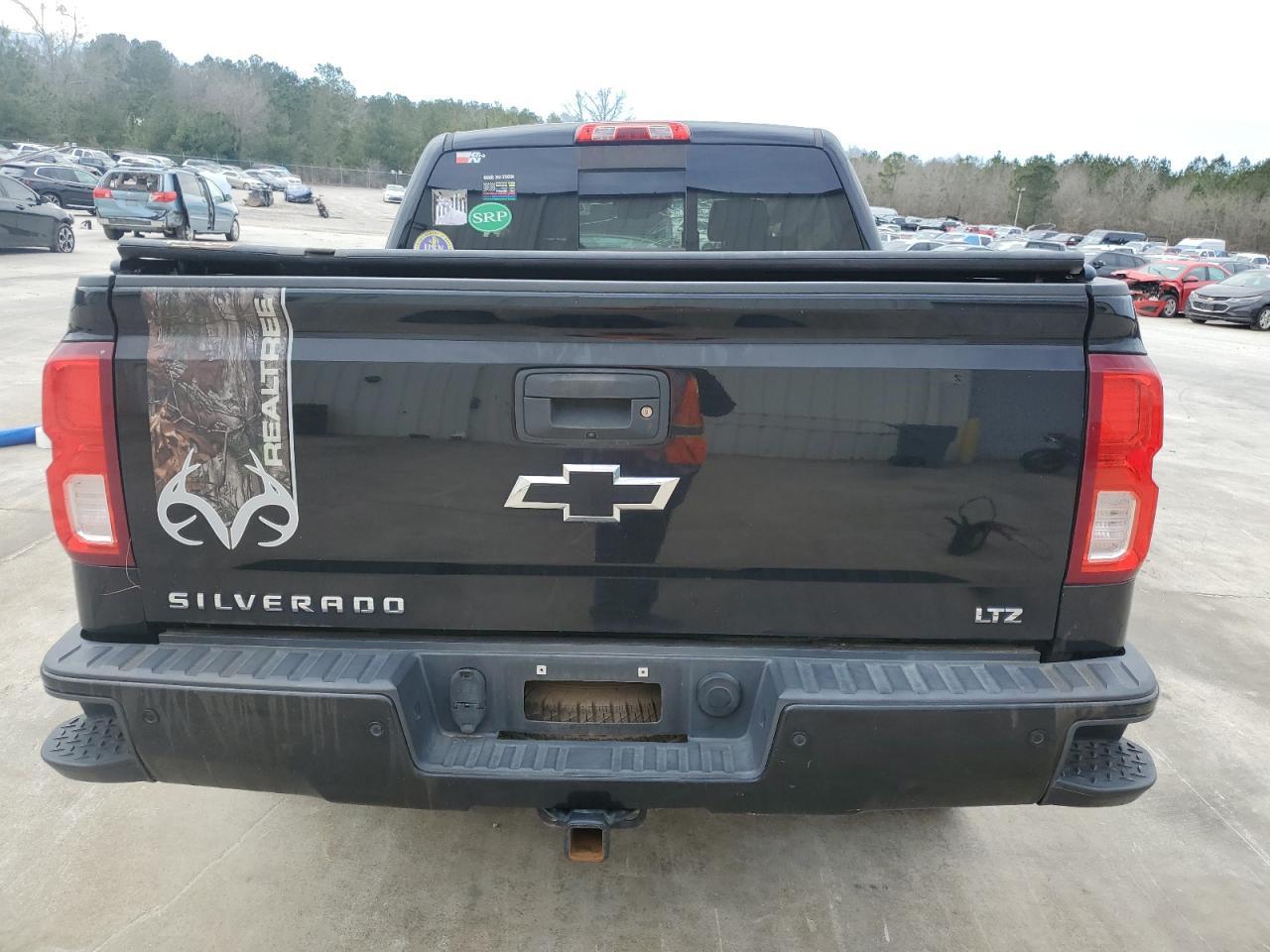 2017 CHEVROLET SILVERADO - Image 6