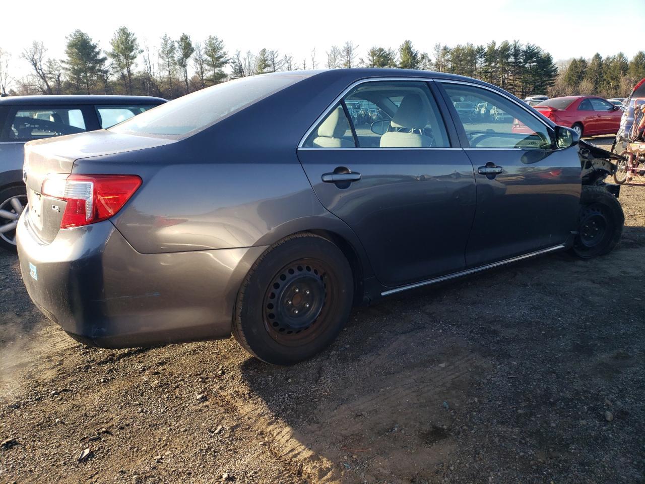 2014 TOYOTA CAMRY L - Image 3