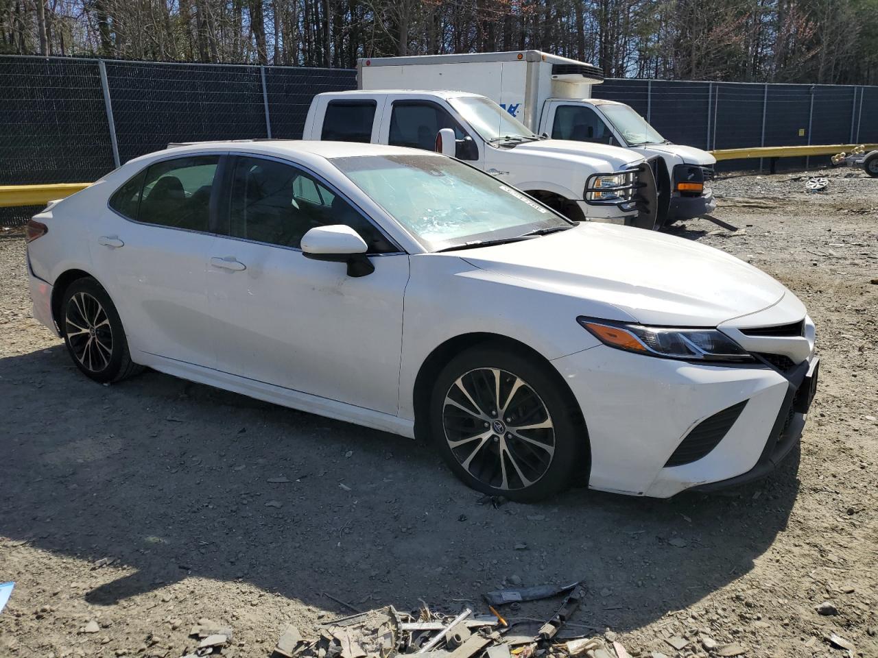 2018 TOYOTA CAMRY L - Фото 4