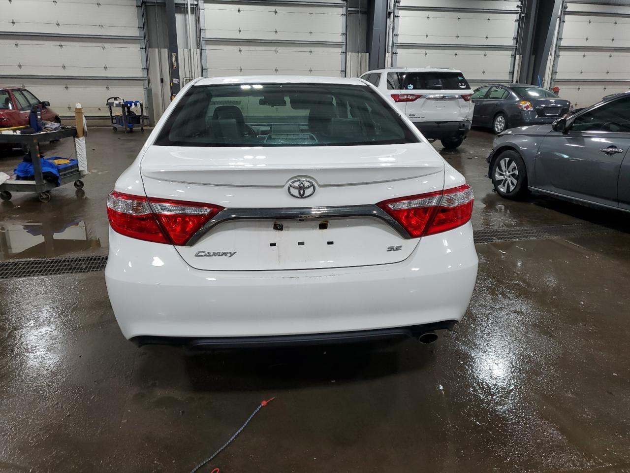 2015 TOYOTA CAMRY LE - Фото 6