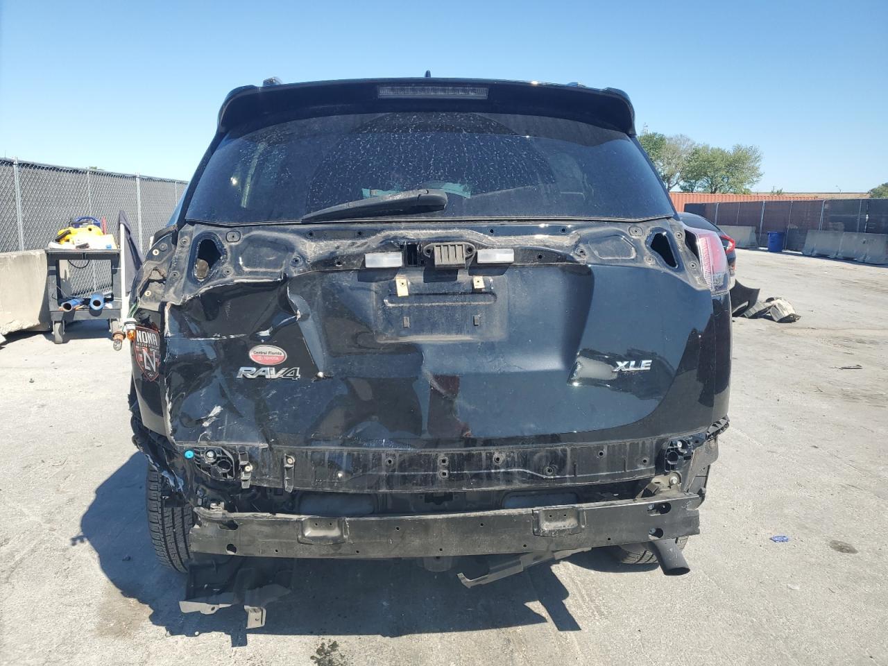 2017 TOYOTA RAV4 XLE - Image 6