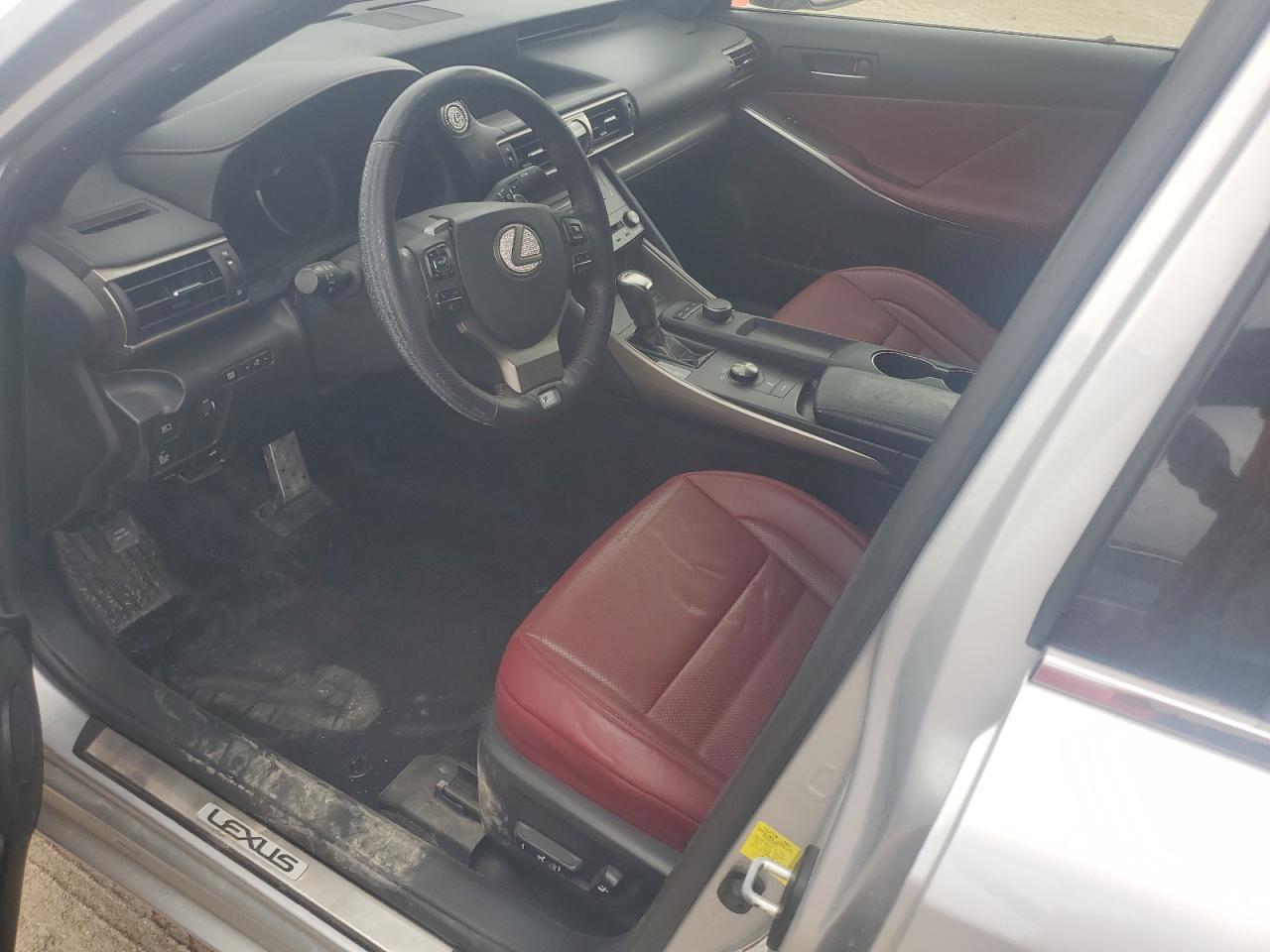 2018 LEXUS IS 300 - Image 7