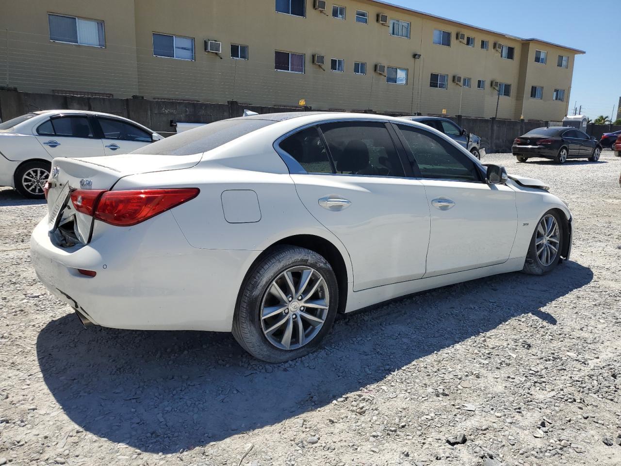 2016 INFINITI Q50 PREMIU - Фото 3