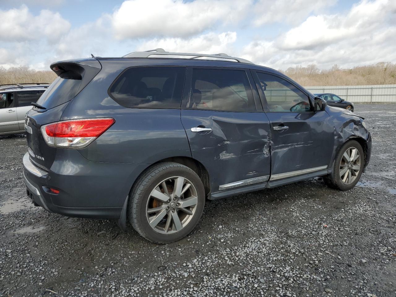 2013 NISSAN PATHFINDER - Фото 3