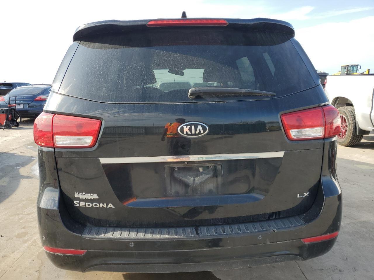 2016 KIA SEDONA LX - Image 6