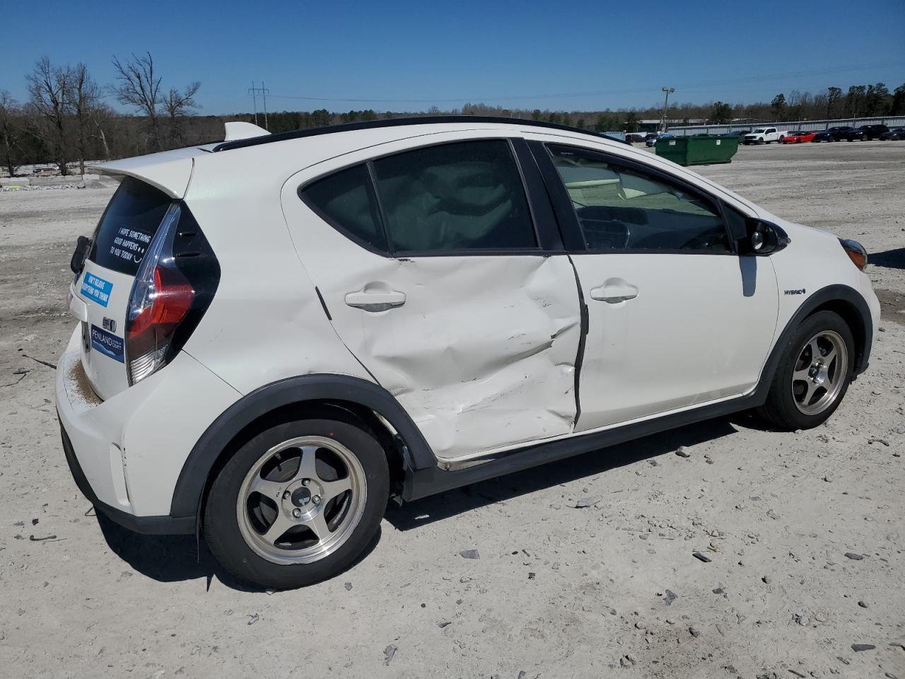 2018 TOYOTA PRIUS C - Image 3