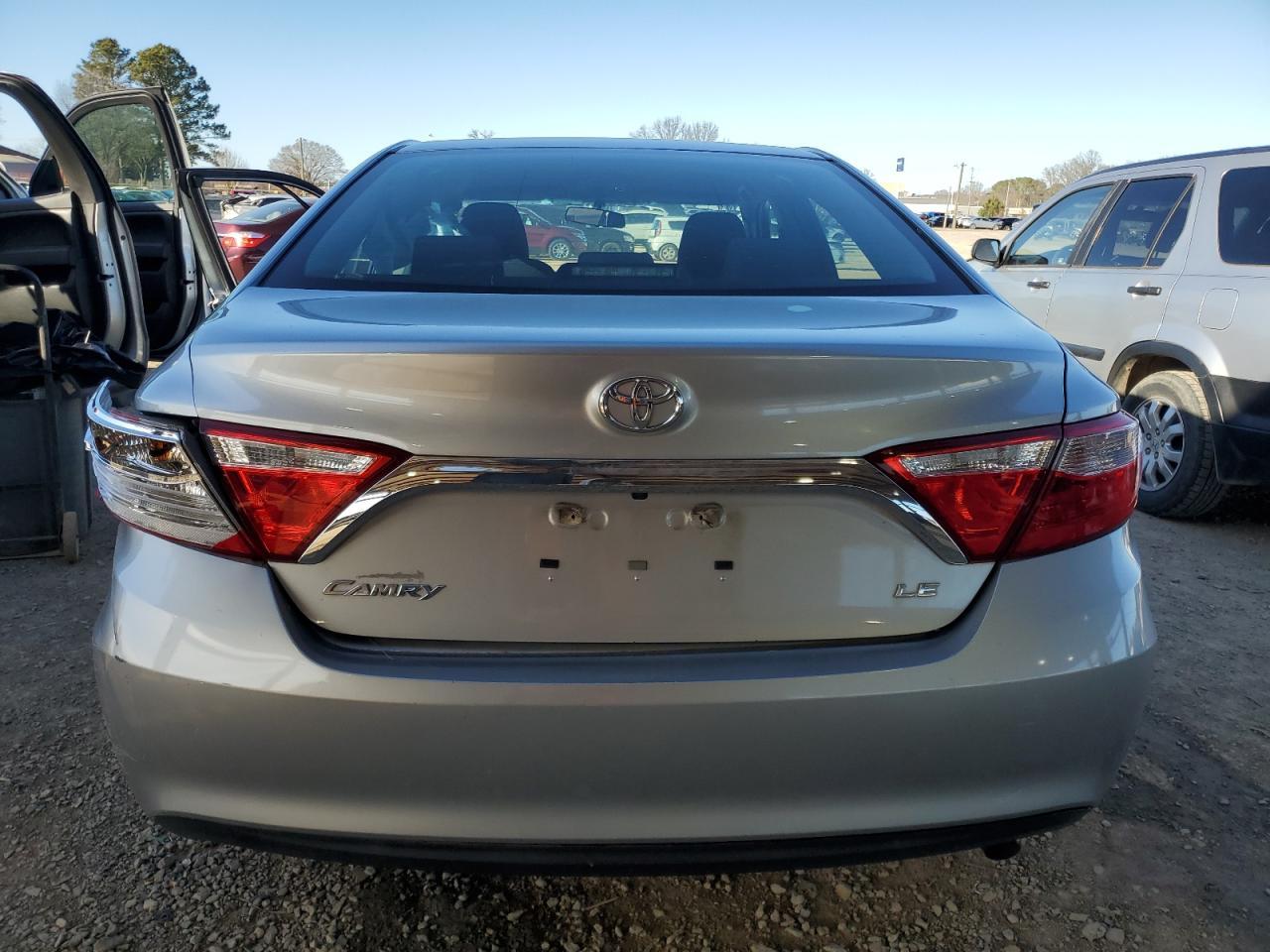 2017 TOYOTA CAMRY LE - Фото 6