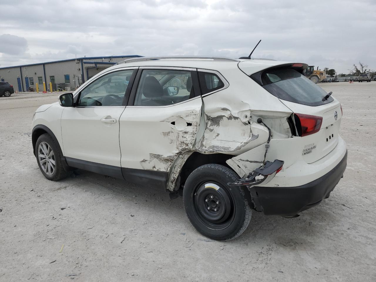 2017 NISSAN ROGUE SPOR - Image 2