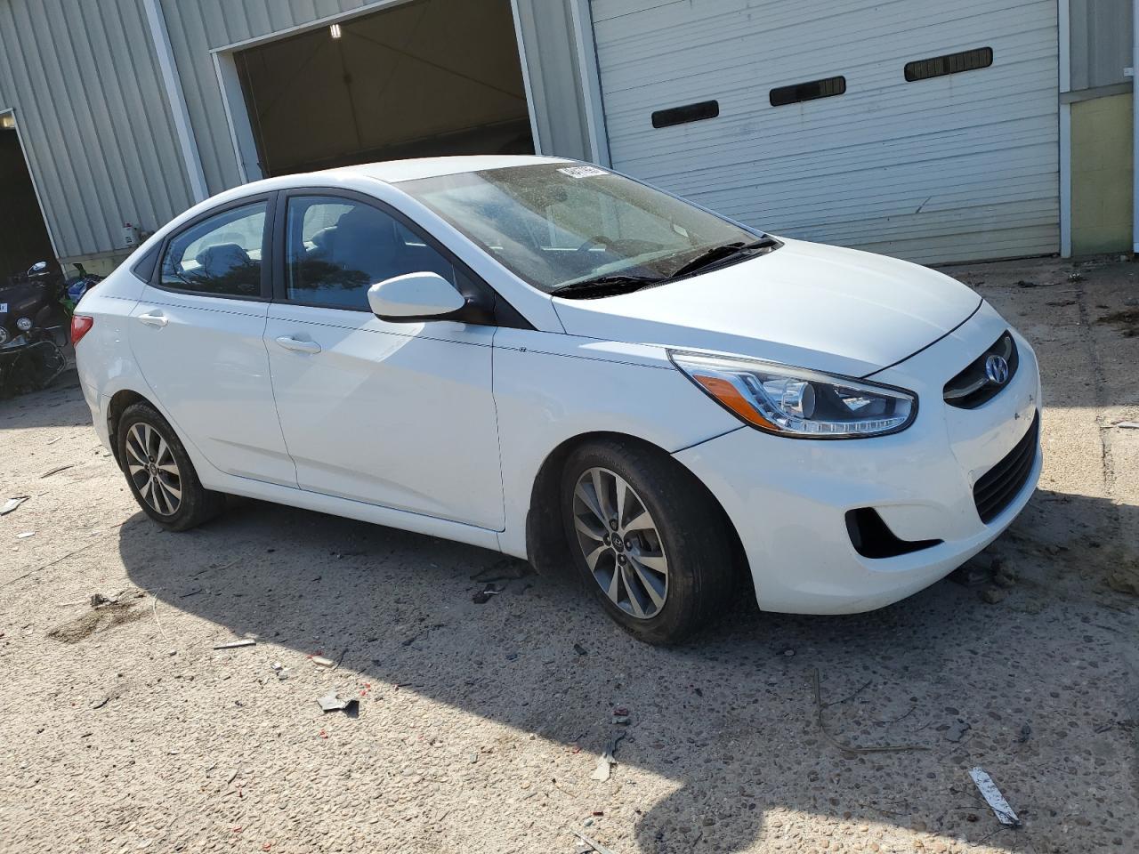 2015 HYUNDAI ACCENT GLS - Image 4