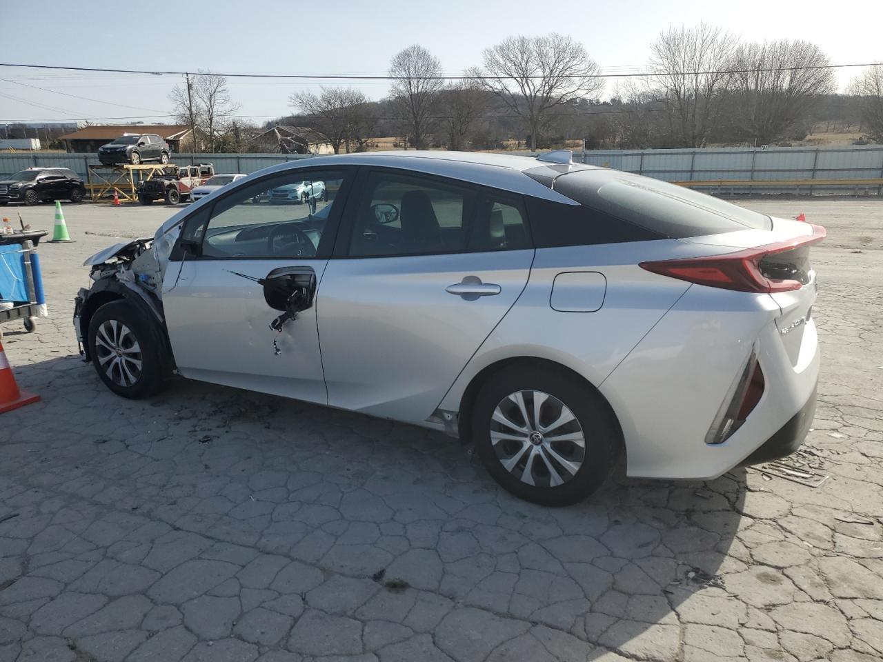 2022 TOYOTA PRIUS PRIM - Фото 2