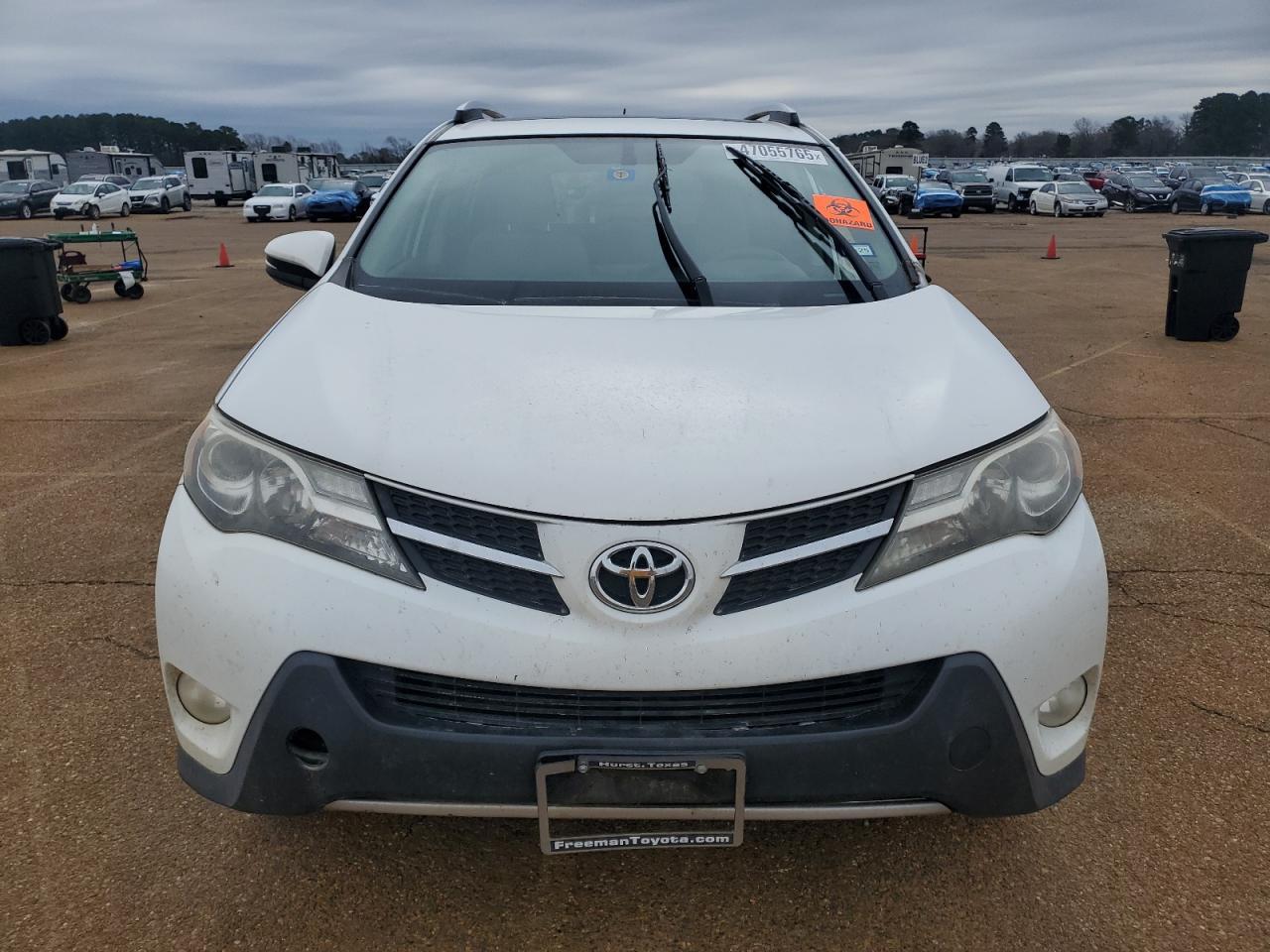 2015 TOYOTA RAV4 XLE - Image 5