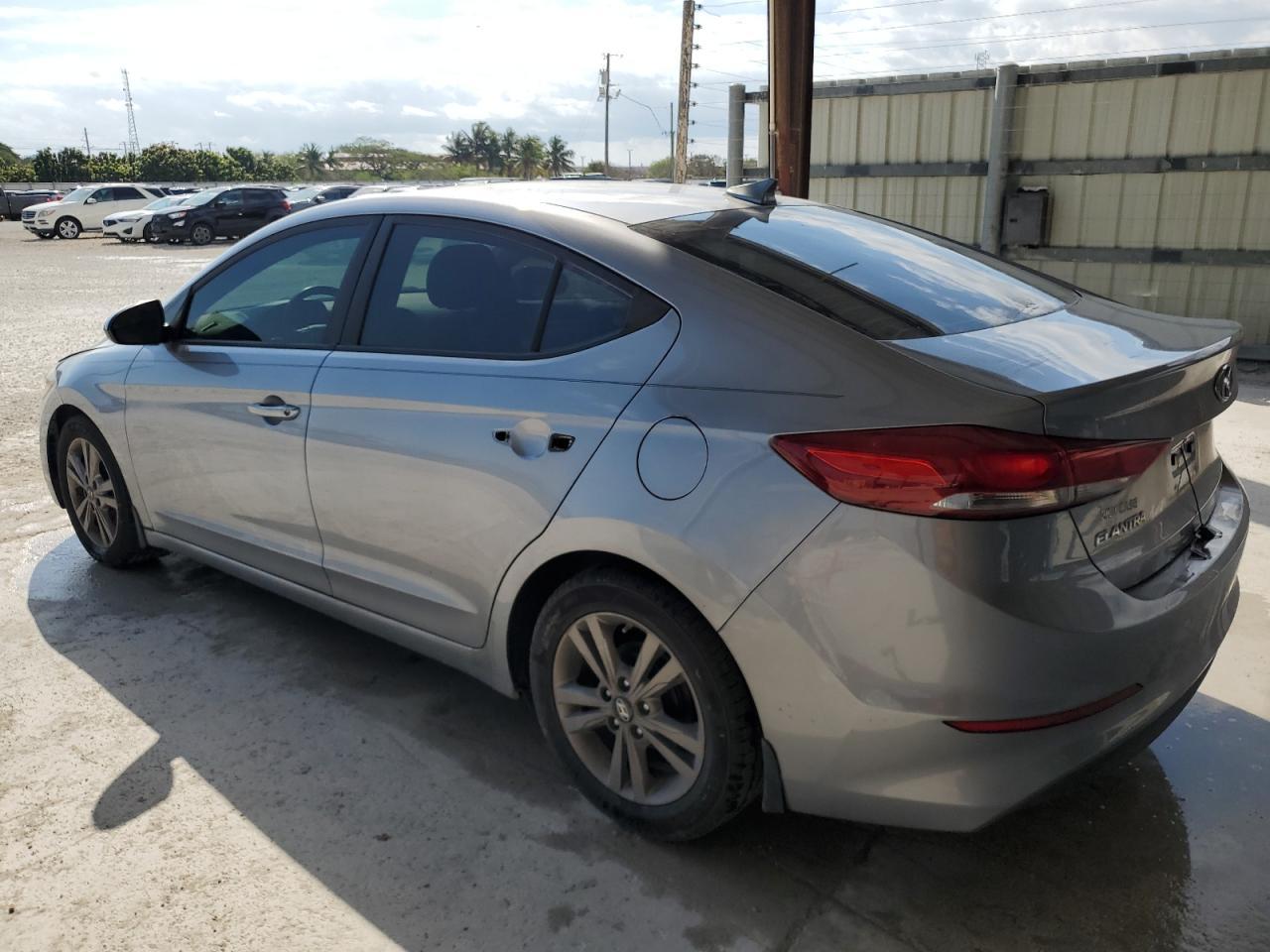 2017 HYUNDAI ELANTRA SE - Image 2