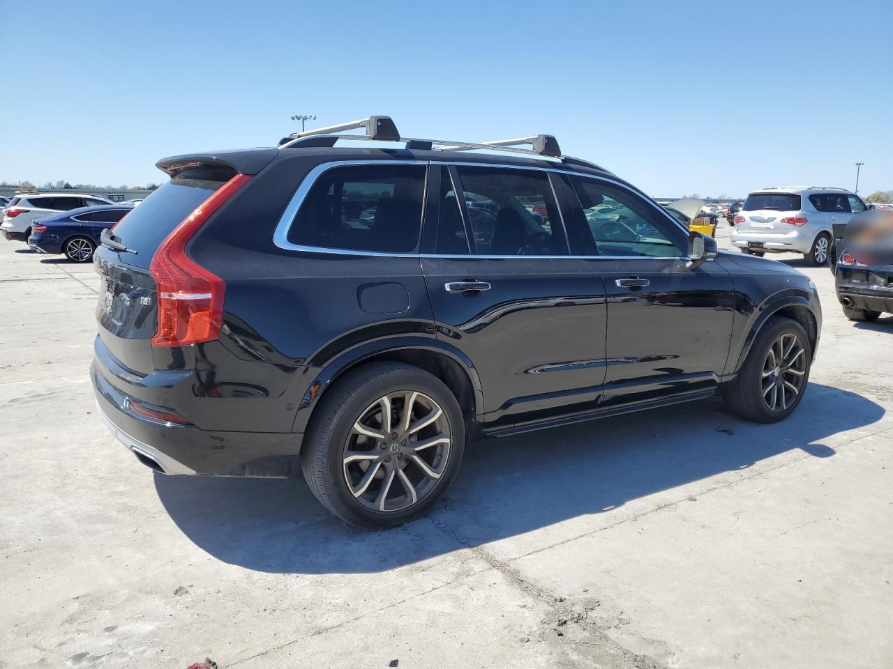 2016 VOLVO XC90 T6 - Фото 3