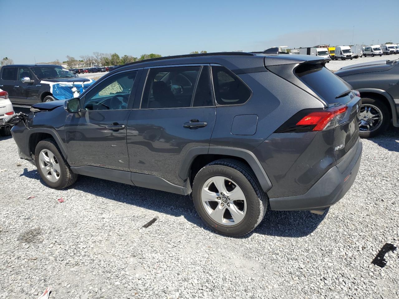 2020 TOYOTA RAV4 XLE - Фото 2