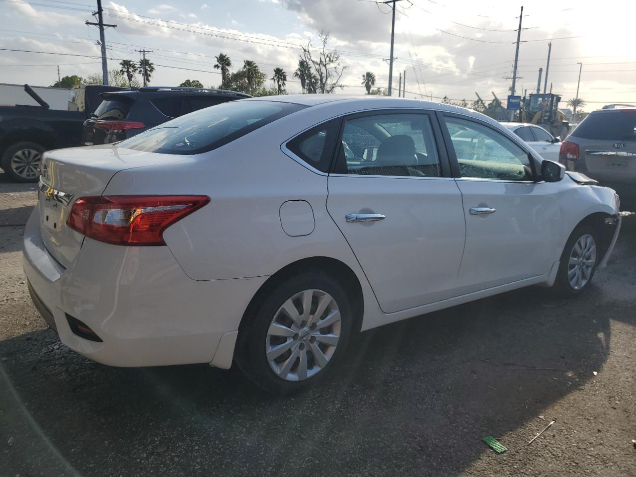 2016 NISSAN SENTRA S - Фото 3