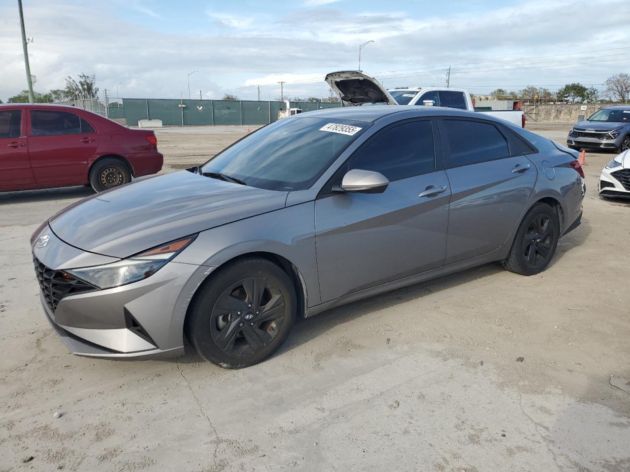 2022 HYUNDAI ELANTRA SE